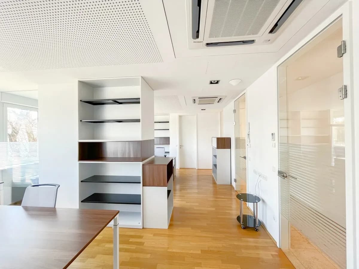 2-Zimmer-Gewerbeimmobilie mieten in Wiener Neustadt – 67 m², € 936