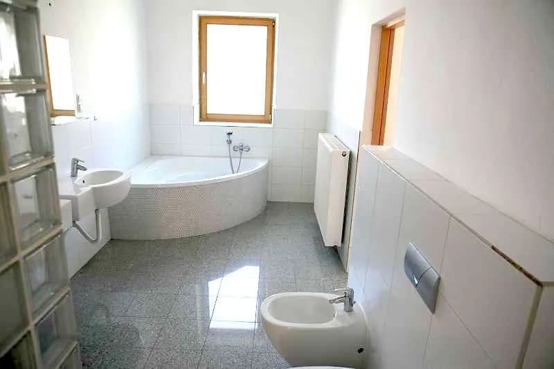 2-Zimmer-Wohnung mieten in Mistelbach – 106 m², € 750