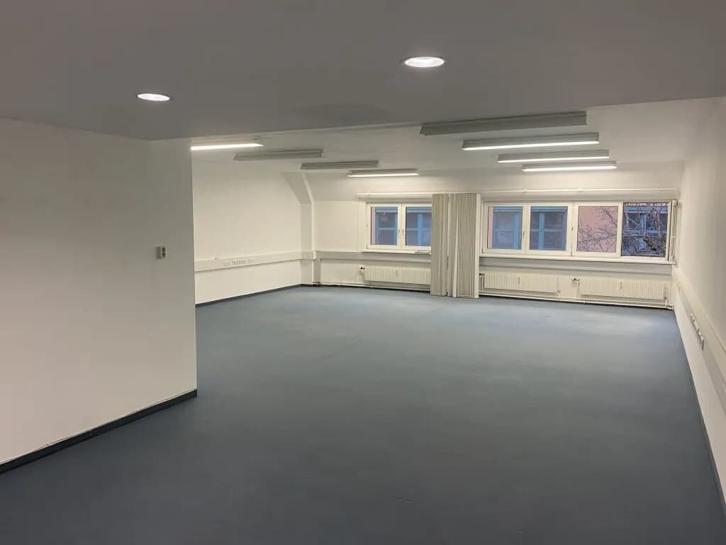 1-Zimmer-Gewerbeimmobilie mieten in Linz – 47 m², € 777 – Bild 8 von 12