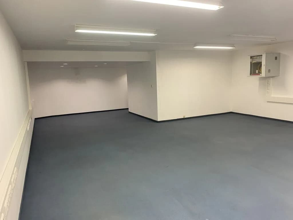 1-Zimmer-Gewerbeimmobilie mieten in Linz – 47 m², € 777 – Bild 10 von 12