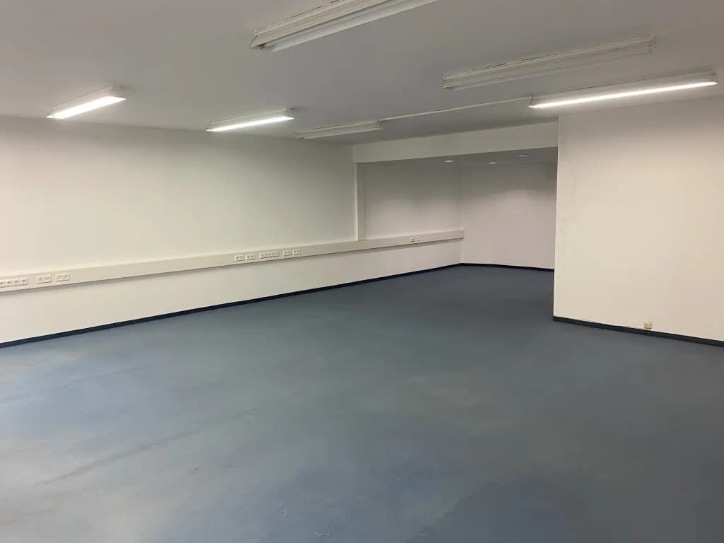 1-Zimmer-Gewerbeimmobilie mieten in Linz – 47 m², € 777 – Bild 11 von 12