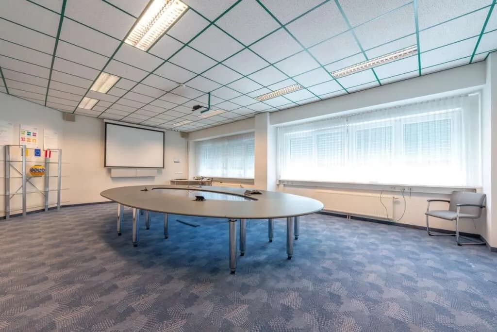 Gewerbeimmobilie mieten in Gmunden – 1 230 m², € 9.840 – Bild 4 von 17
