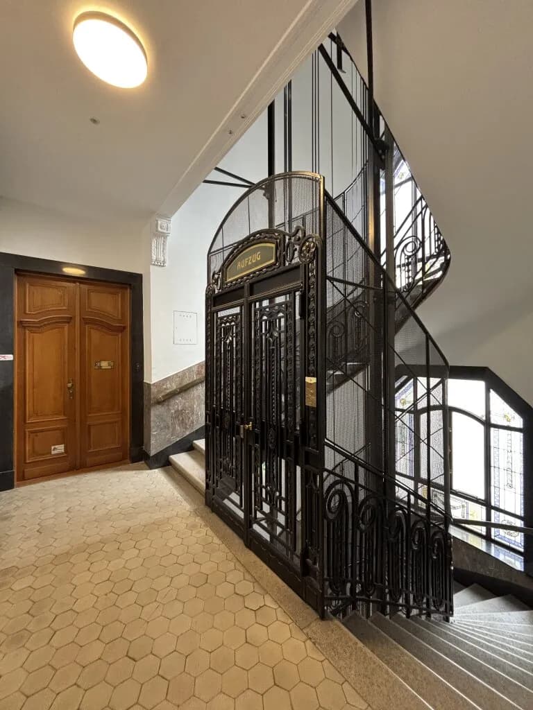 4-Zimmer-Wohnung mieten in Wien – 130 m², € 3.499 – Bild 2 von 4