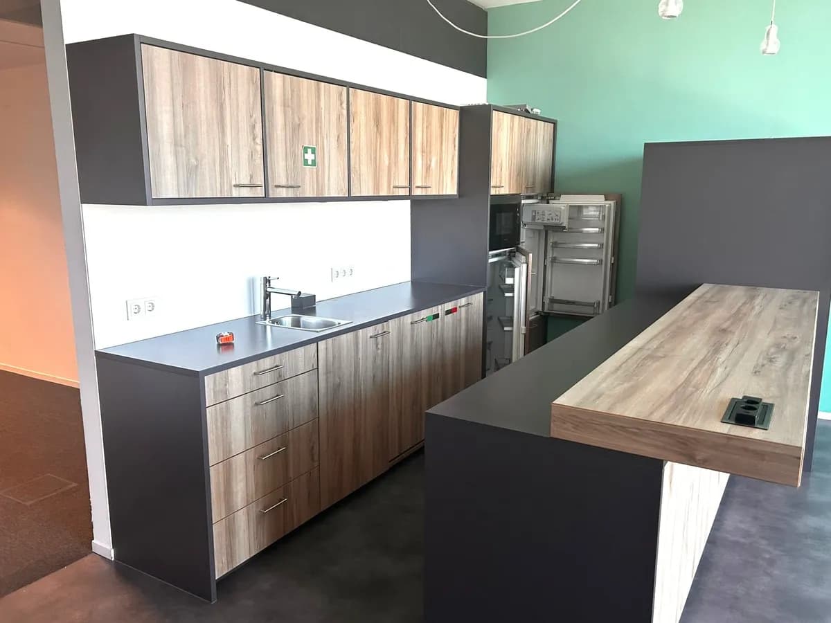Gewerbeimmobilie mieten in Wien – 1 165 m², € 24 – Bild 3 von 7