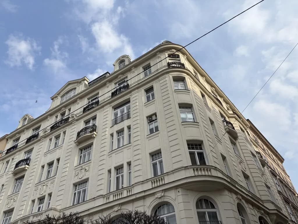 6-Zimmer-Wohnung mieten in Wien – 236 m², € 6.997 – Bild 2 von 21