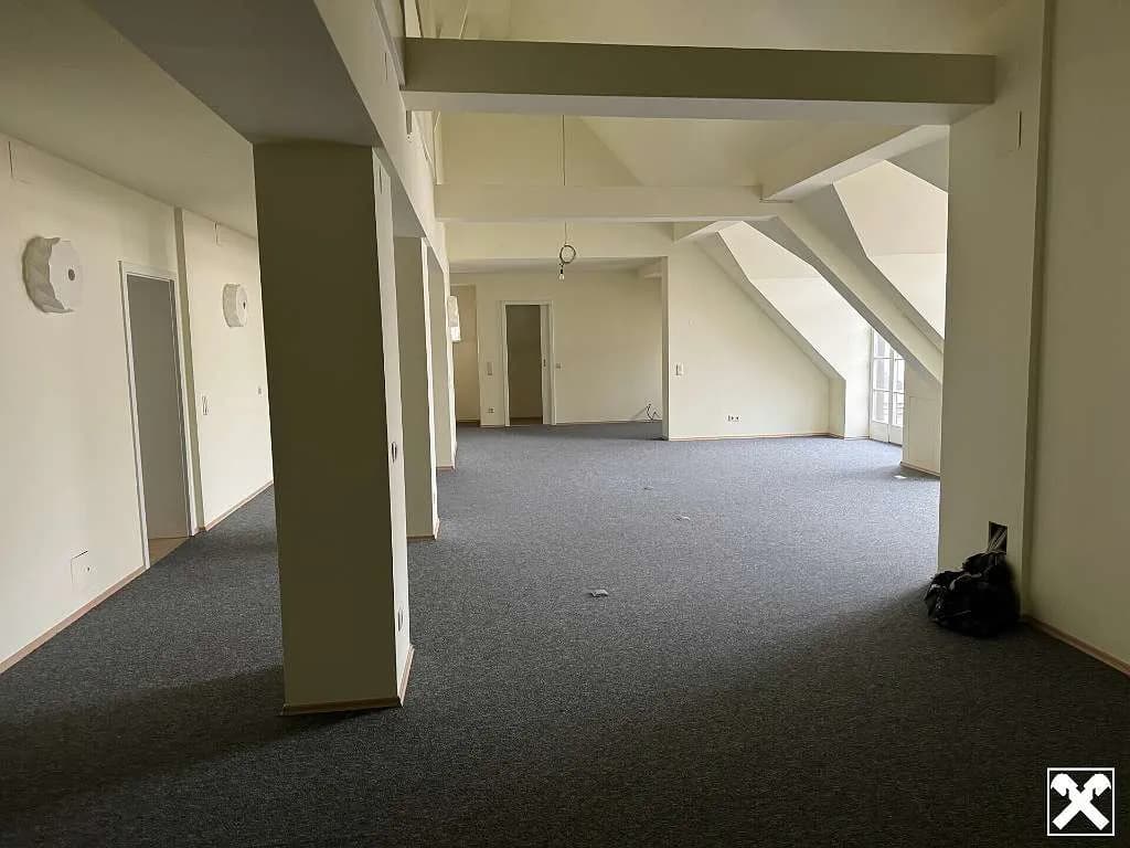 Wohnung mieten in Wiener Neustadt – 210 m², € 2.430 – Bild 2 von 19