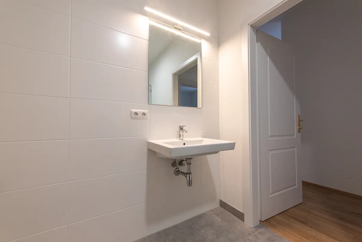 4-Zimmer-Gewerbeimmobilie mieten in Mödling – 99 m², € 1.965 – Bild 9 von 16