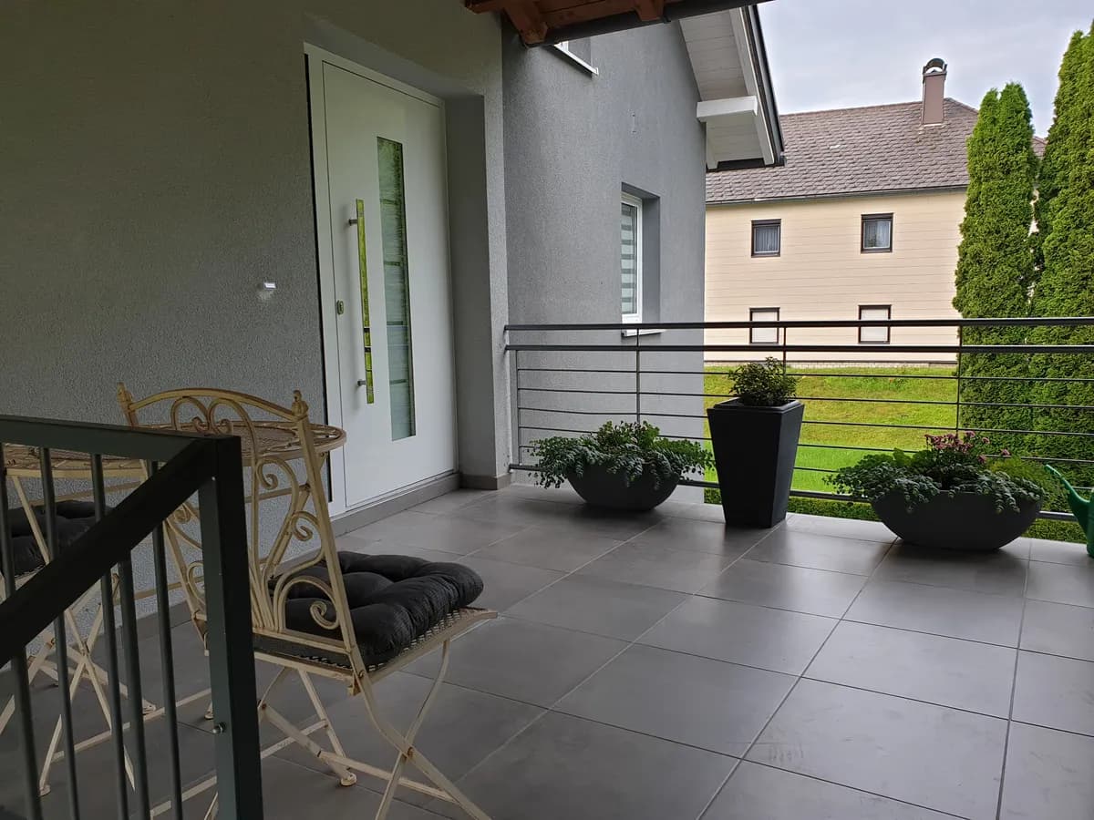 4-Zimmer-Wohnung mieten in Vöcklabruck – 180 m², € 1.500 – Bild 2 von 31