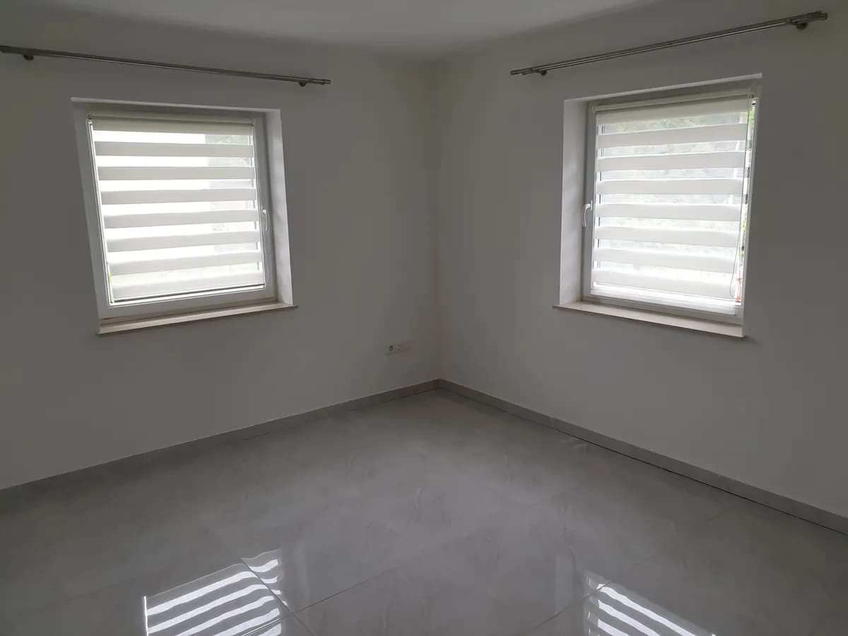 4-Zimmer-Wohnung mieten in Vöcklabruck – 180 m², € 1.500 – Bild 9 von 31