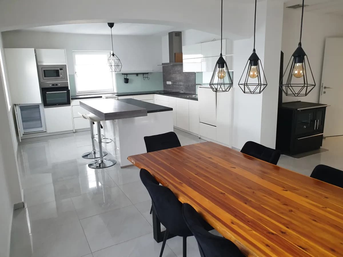 4-Zimmer-Wohnung mieten in Vöcklabruck – 180 m², € 1.500 – Bild 19 von 31
