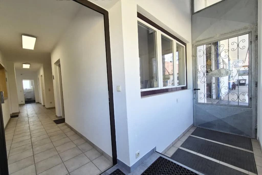 Gewerbeimmobilie mieten in Gmunden – 42 m², € 1.016 – Bild 2 von 12