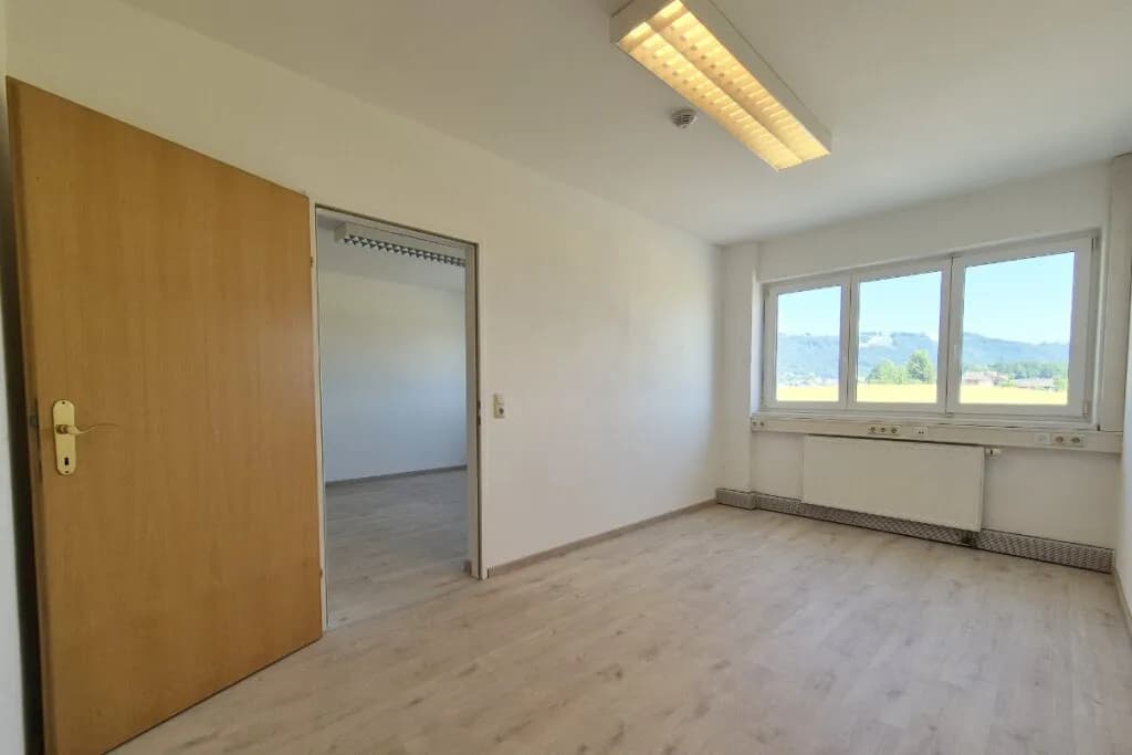 Gewerbeimmobilie mieten in Gmunden – 42 m², € 1.016 – Bild 4 von 12