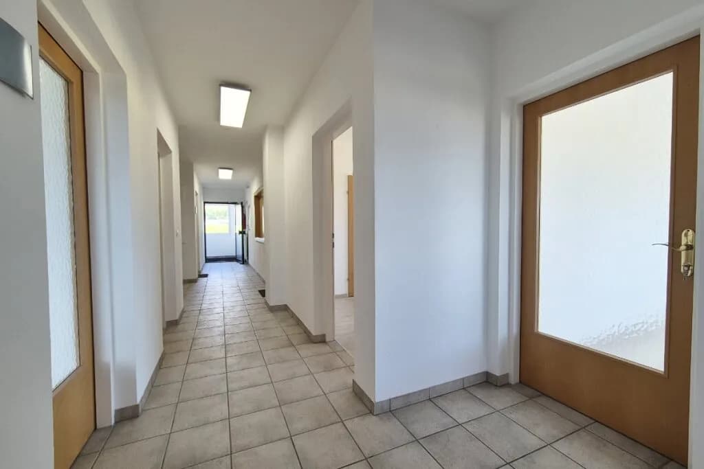 Gewerbeimmobilie mieten in Gmunden – 15 m², € 517 – Bild 6 von 8