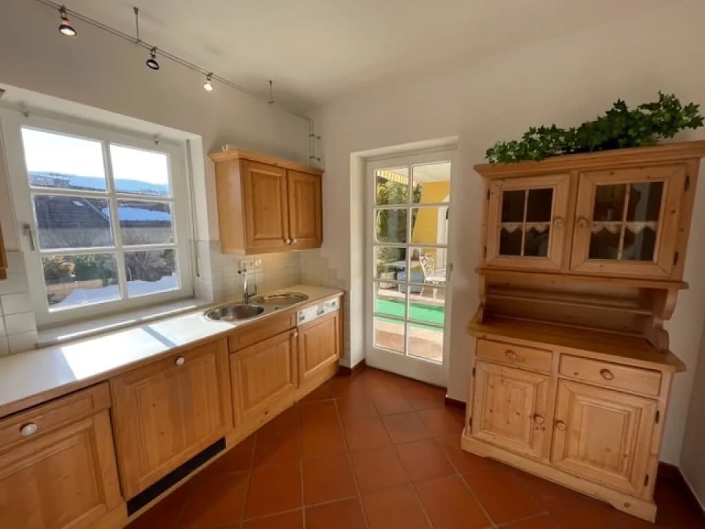 6-Zimmer-Haus mieten in Villach – 210 m², € 2.450 – Bild 6 von 23