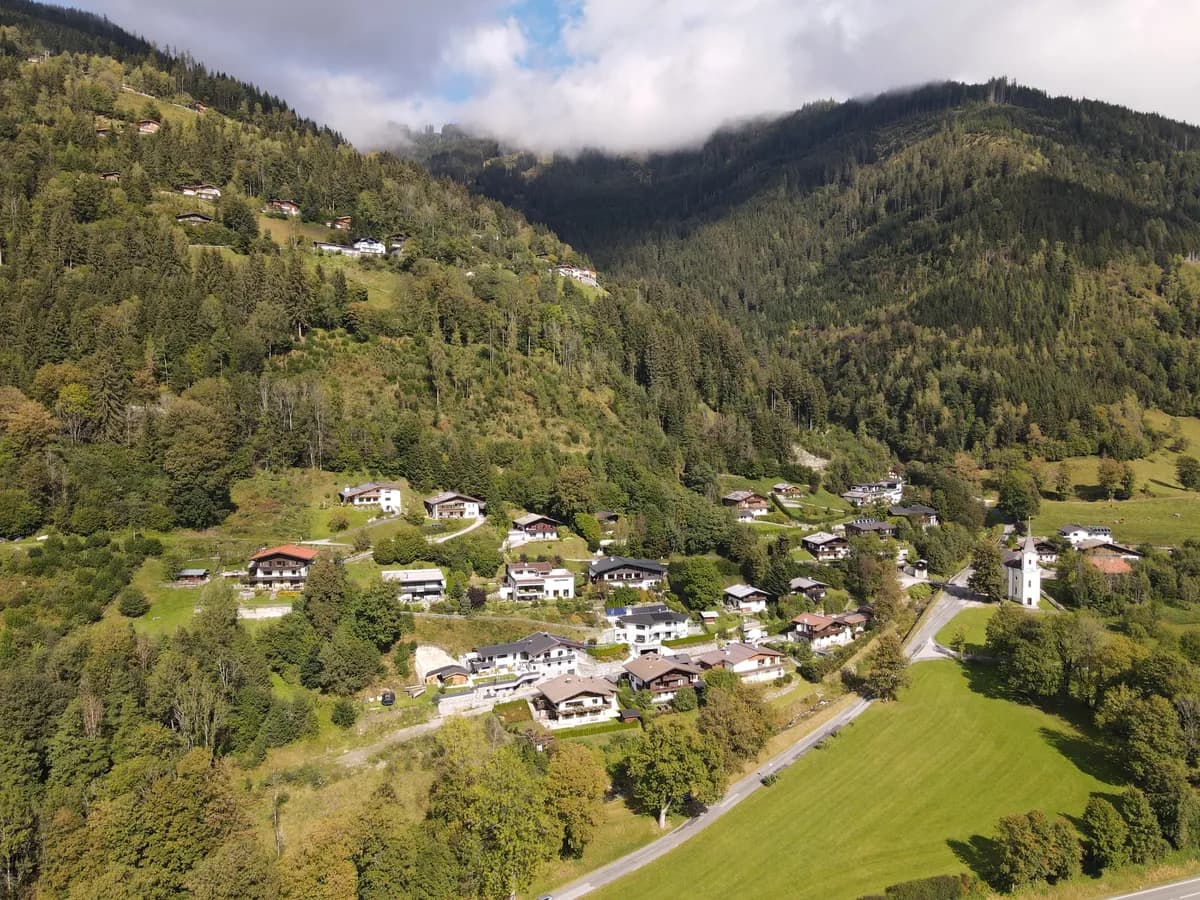 Grundstück kaufen in Zell am See – 1 209 m², € 785.000