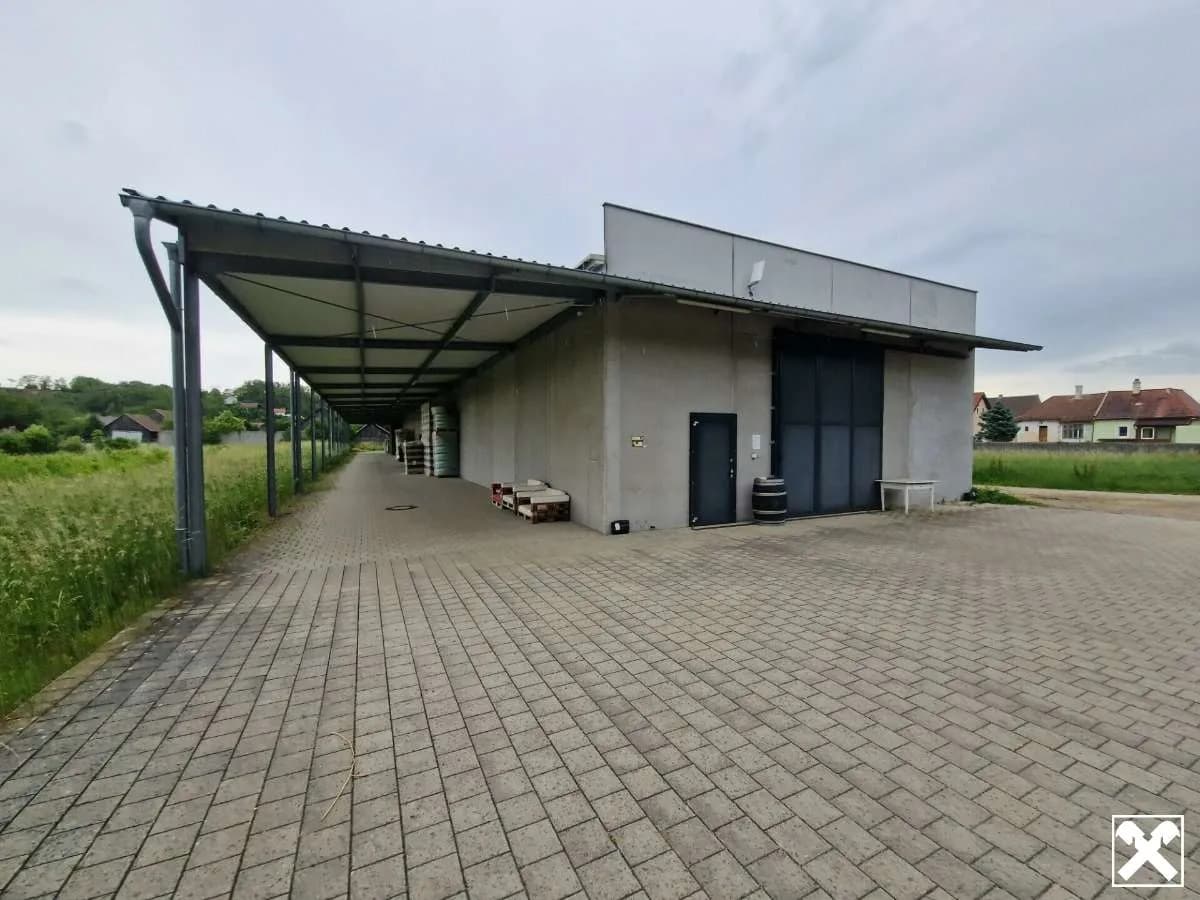 4-Zimmer-Immobilie mieten in Tulln – 700 m², € 3.300