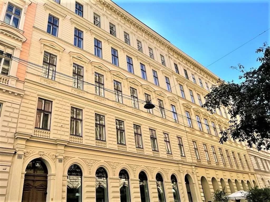 3-Zimmer-Wohnung mieten in Wien – 131 m², € 3.999 – Bild 1 von 4