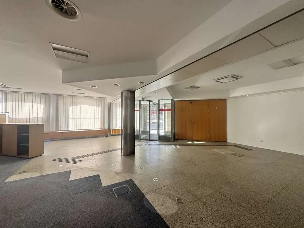 Gewerbeimmobilie mieten in Vöcklabruck – 200 m², € 2.700 – Bild 3 von 15