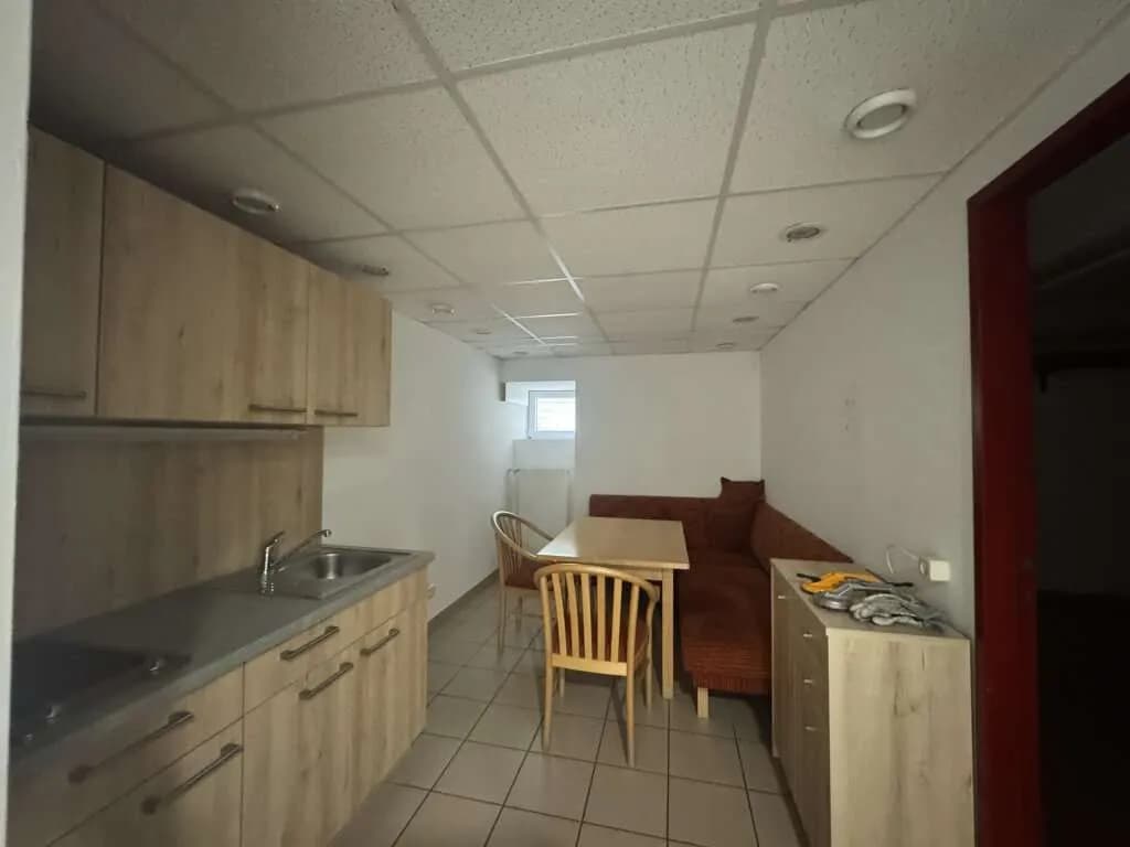 Gewerbeimmobilie mieten in Vöcklabruck – 200 m², € 2.700 – Bild 13 von 15