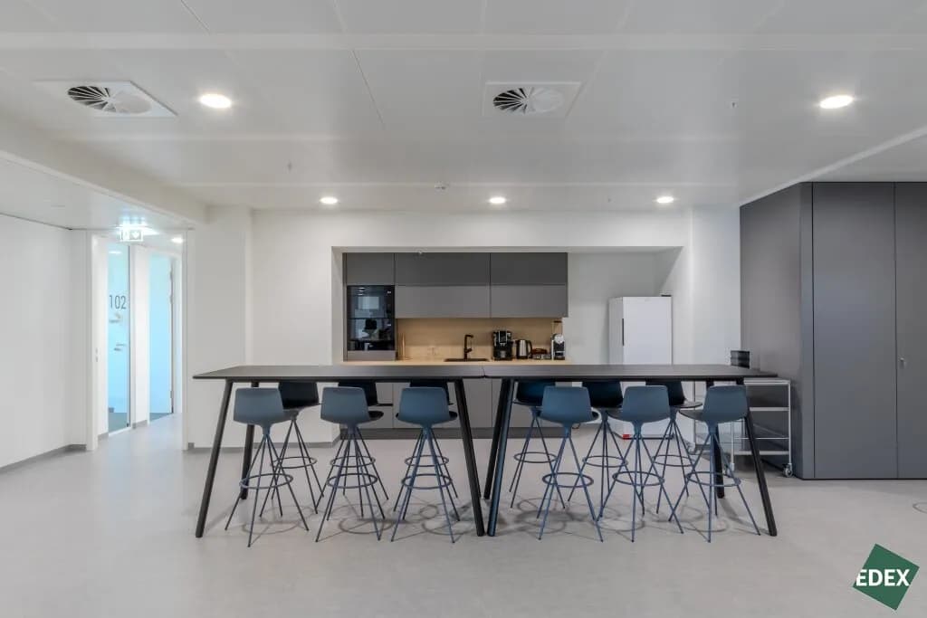 Gewerbeimmobilie mieten in Wien – 2 000 m² – Bild 2 von 7