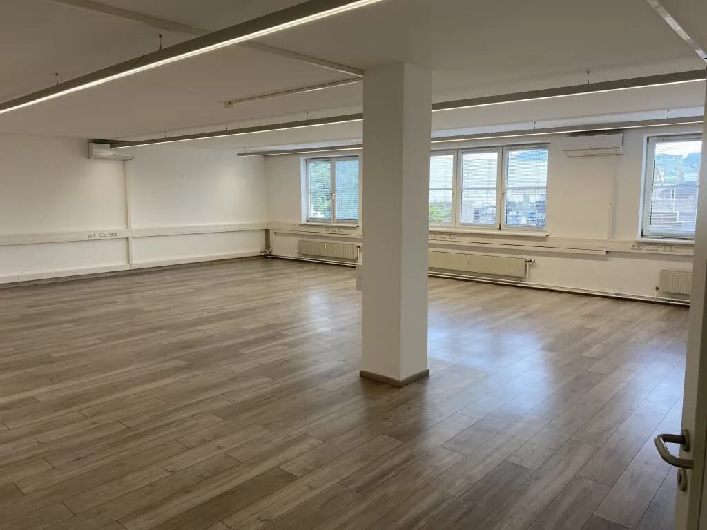 7-Zimmer-Gewerbeimmobilie mieten in Linz – 284 m², € 3.827 – Bild 9 von 26