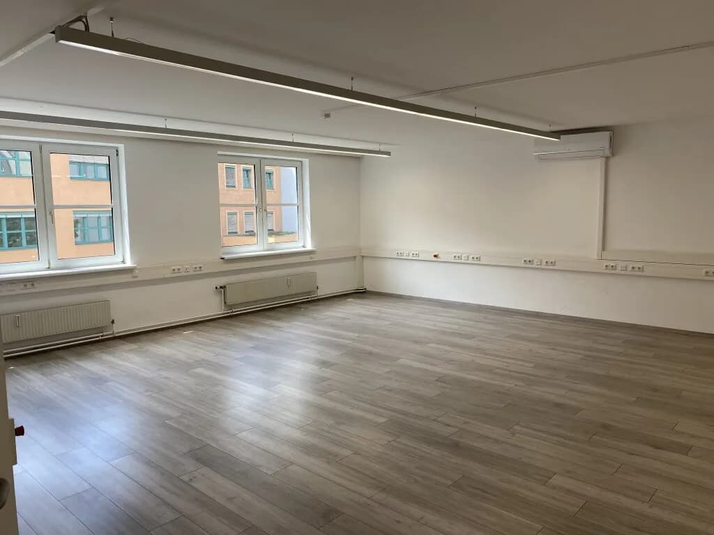 7-Zimmer-Gewerbeimmobilie mieten in Linz – 284 m², € 3.827 – Bild 15 von 26