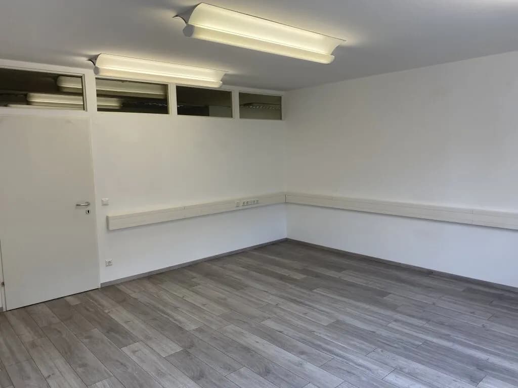 7-Zimmer-Gewerbeimmobilie mieten in Linz – 284 m², € 3.827 – Bild 18 von 26