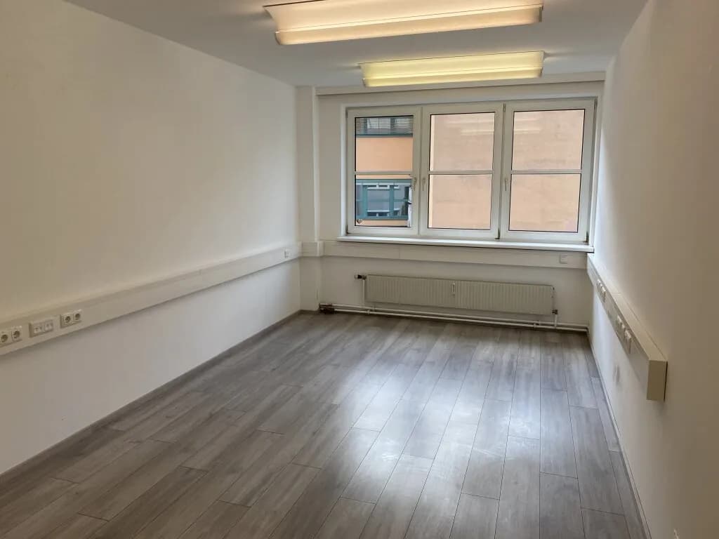 7-Zimmer-Gewerbeimmobilie mieten in Linz – 284 m², € 3.827 – Bild 20 von 26