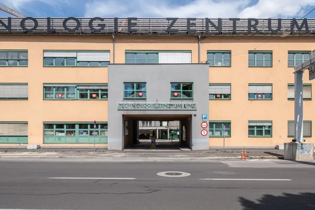 7-Zimmer-Gewerbeimmobilie mieten in Linz – 284 m², € 3.827 – Bild 22 von 26