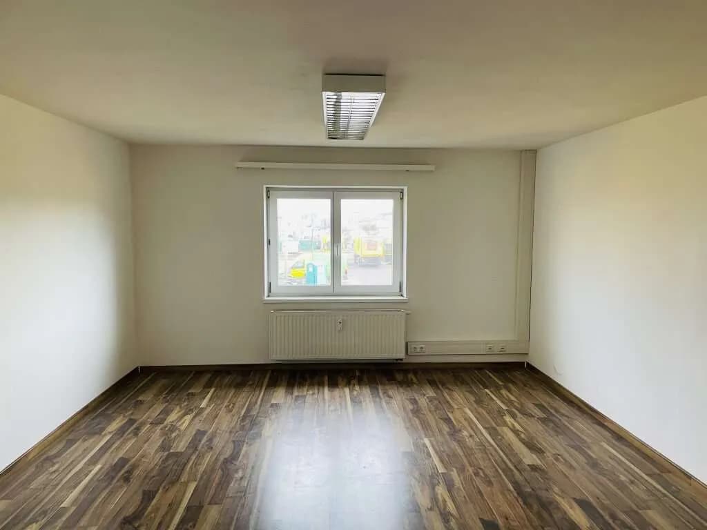 1-Zimmer-Gewerbeimmobilie mieten in Salzburg-Umgebung – 21 m², € 404 – Bild 2 von 2