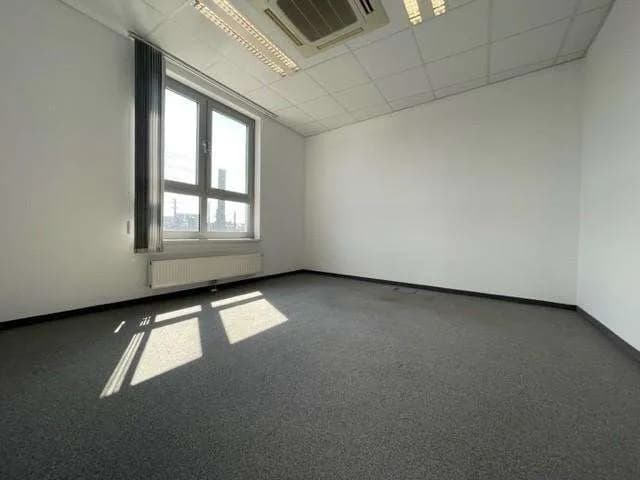 Gewerbeimmobilie mieten in Linz – 327 m², € 2.169 – Bild 7 von 13