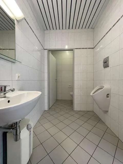 Gewerbeimmobilie mieten in Linz – 327 m², € 2.169 – Bild 11 von 13