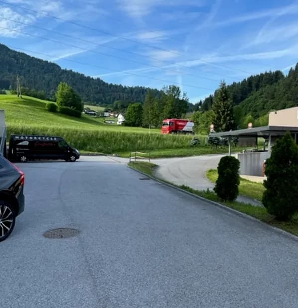 1-Zimmer-Gewerbeimmobilie mieten in Kitzbühel – 120 m², € 10 – Bild 2 von 5