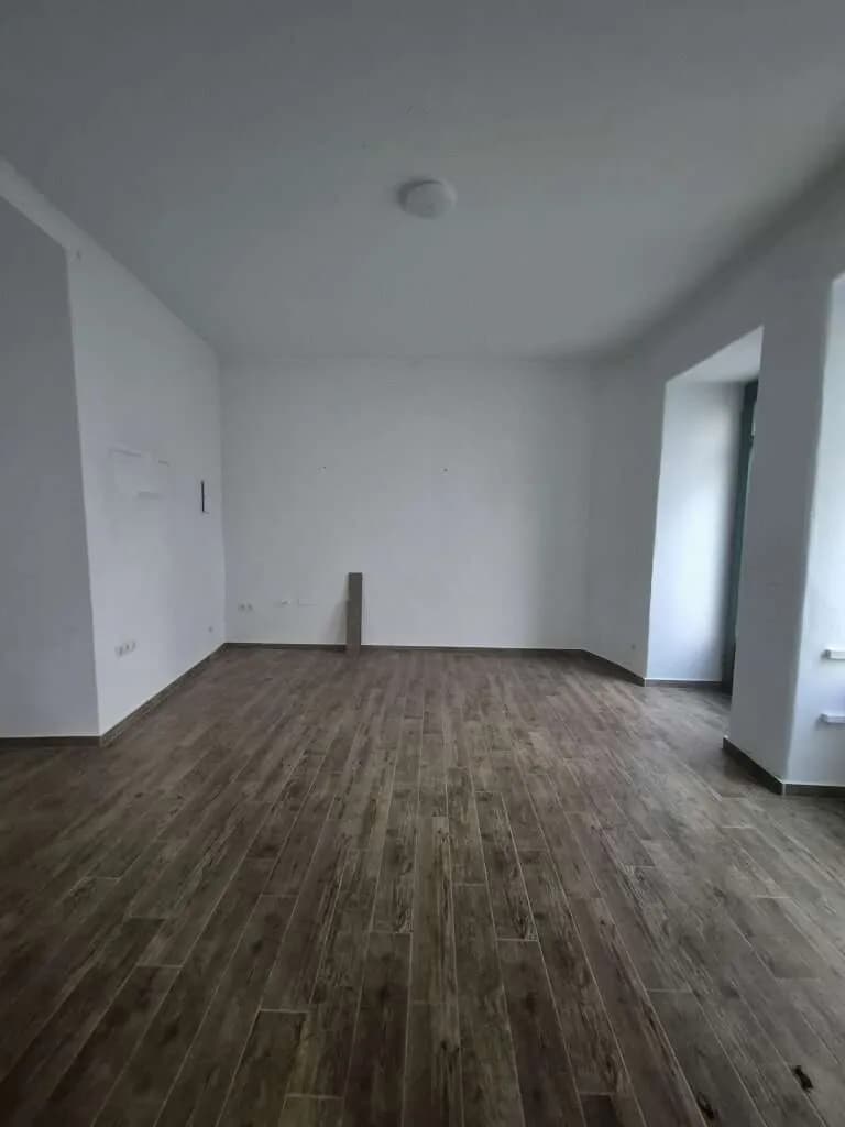 Gewerbeimmobilie mieten in Neunkirchen – 34 m², € 416 – Bild 9 von 12