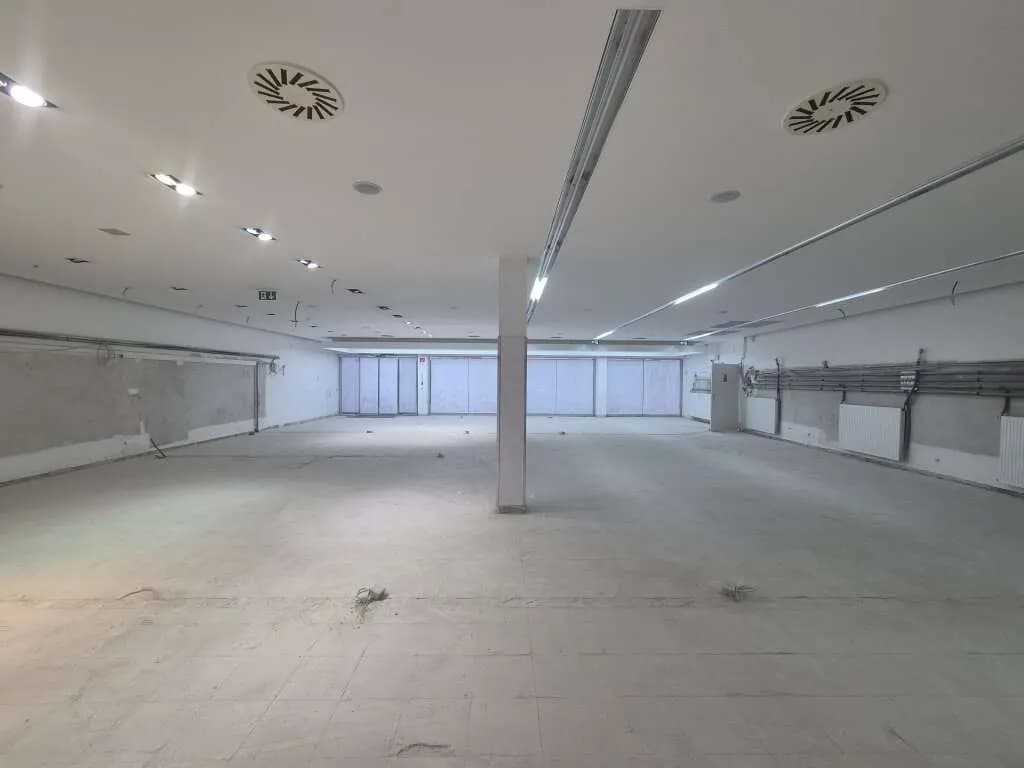 2-Zimmer-Gewerbeimmobilie mieten in Neunkirchen – 295 m², € 3.542 – Bild 2 von 9