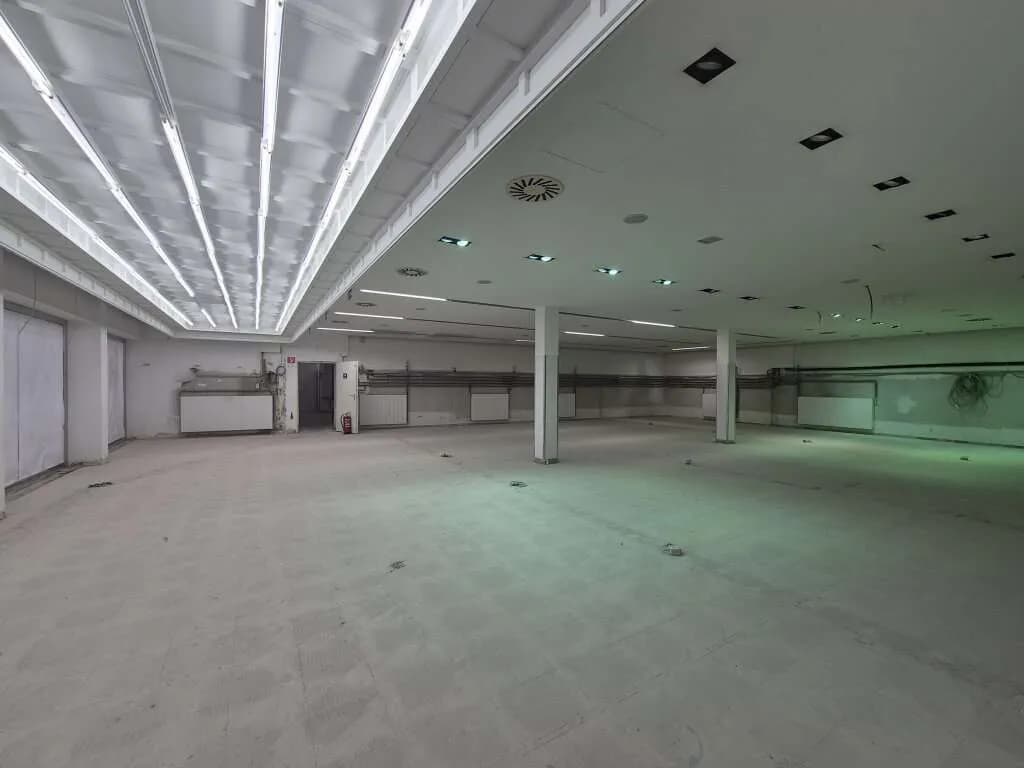 2-Zimmer-Gewerbeimmobilie mieten in Neunkirchen – 295 m², € 3.542 – Bild 3 von 9