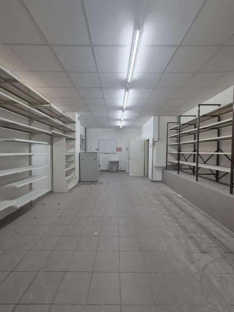 2-Zimmer-Gewerbeimmobilie mieten in Neunkirchen – 295 m², € 3.542 – Bild 5 von 9
