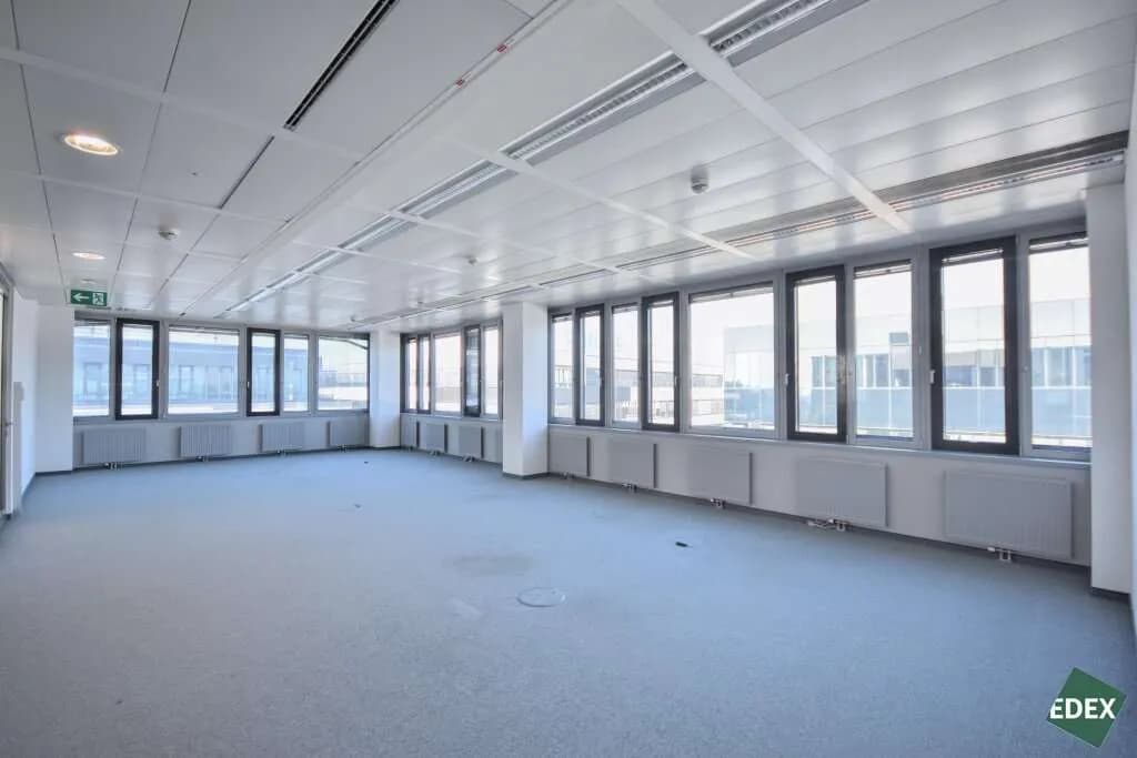 Gewerbeimmobilie mieten in Wien – 428 m², € 16