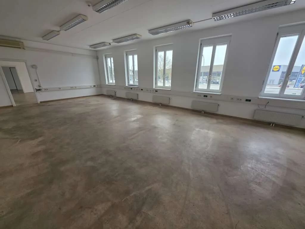 Gewerbeimmobilie mieten in Sankt Pölten – 30 m², € 240