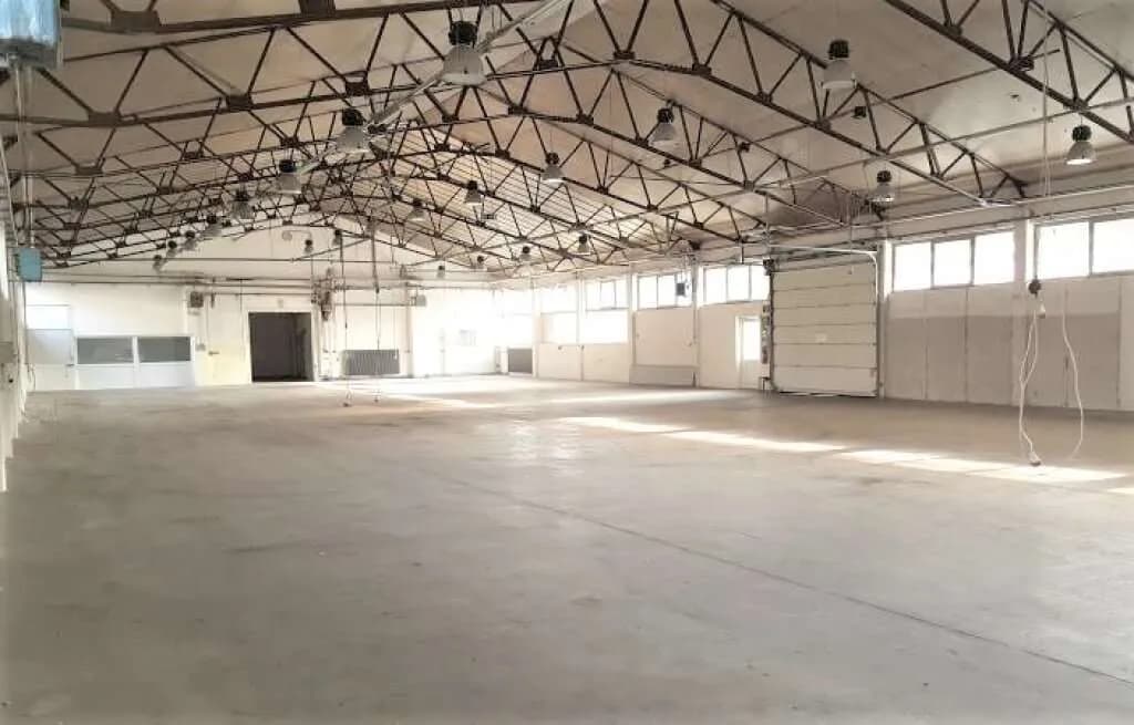 Gewerbeimmobilie mieten in Wels-Land – 1 569 m², € 8.943 – Bild 3 von 5