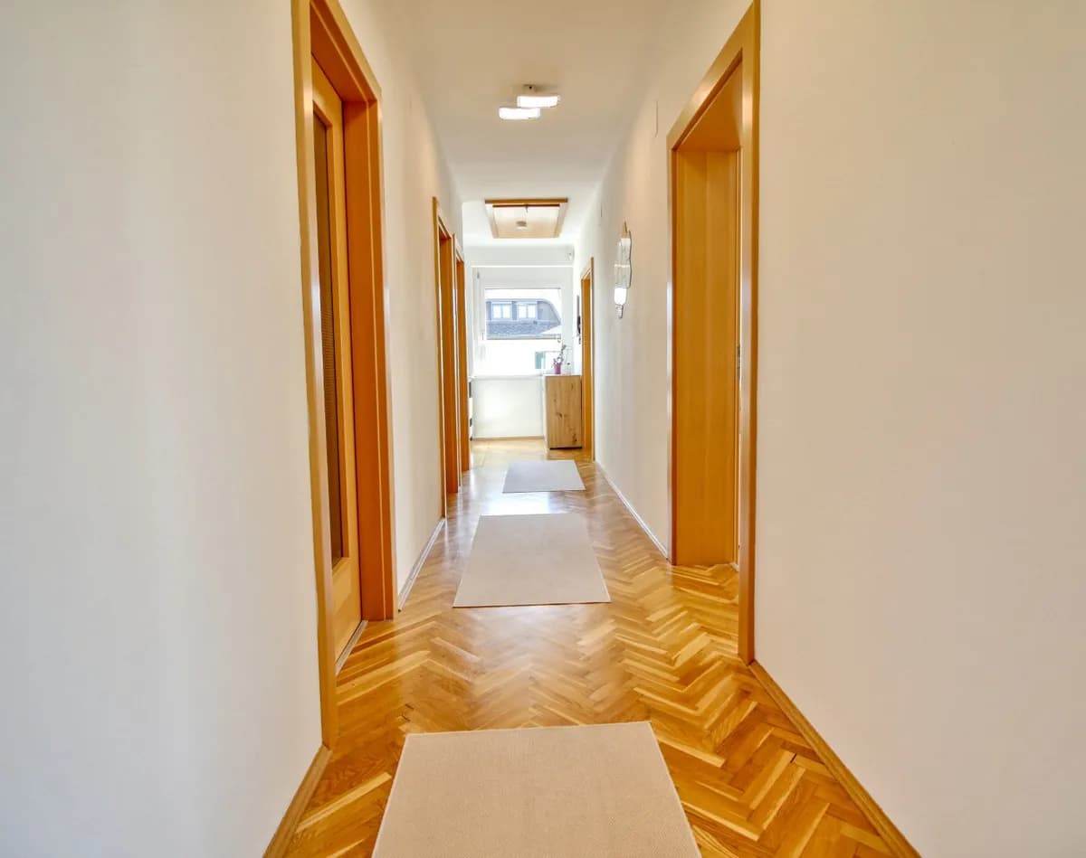 6-Zimmer-Haus kaufen in Klagenfurt – 173 m², € 1.030.000 – Bild 12 von 12