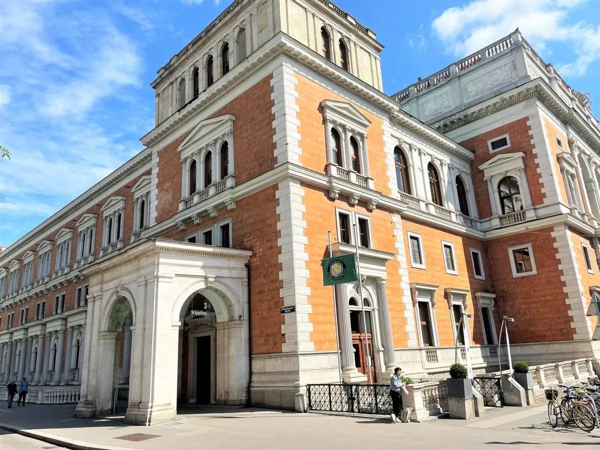 Gewerbeimmobilie mieten in Wien – 124 m², € 3.329