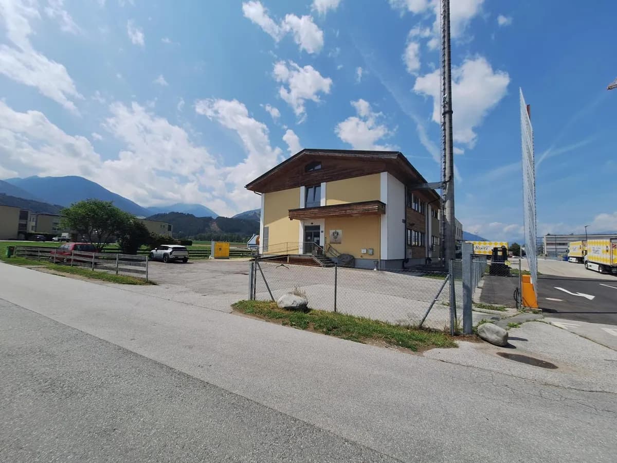 Immobilie kaufen in Innsbruck-Land – 831 m², € 790.000 – Bild 2 von 3