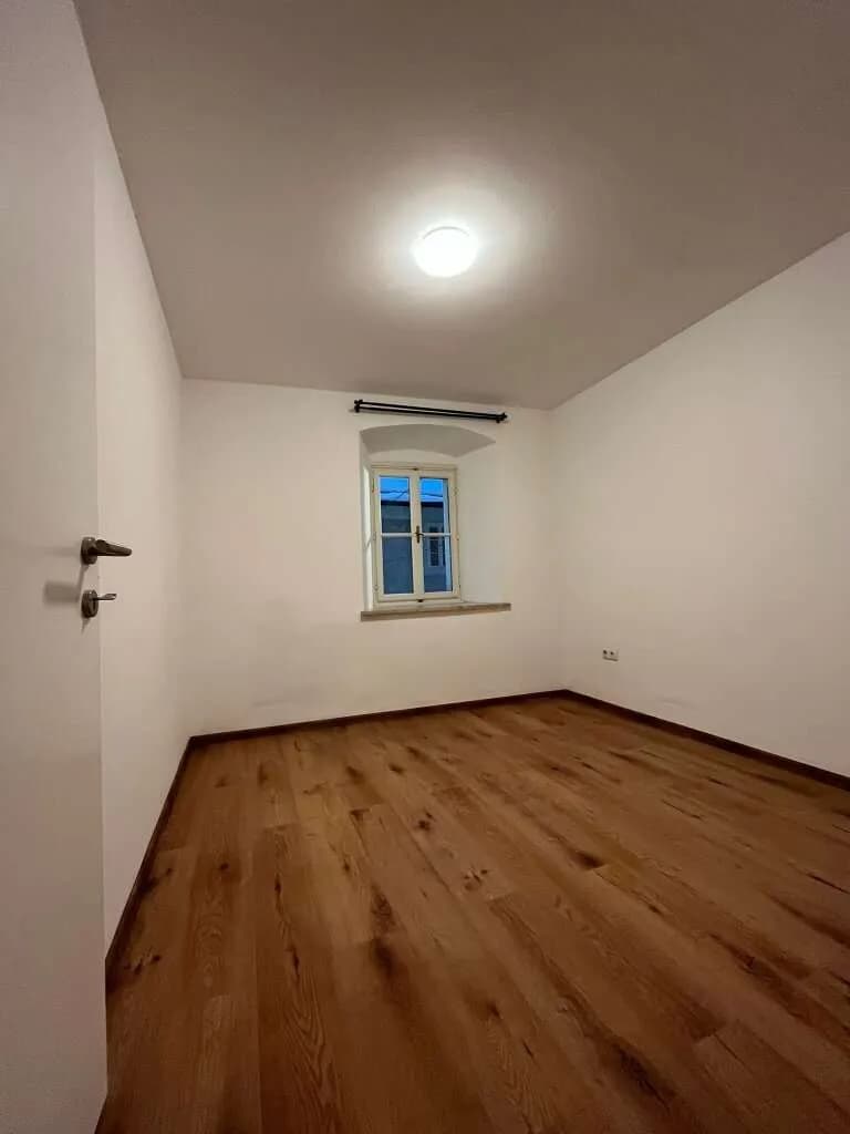 4-Zimmer-Gewerbeimmobilie kaufen in Hallein – 46 m², € 240.000 – Bild 3 von 10