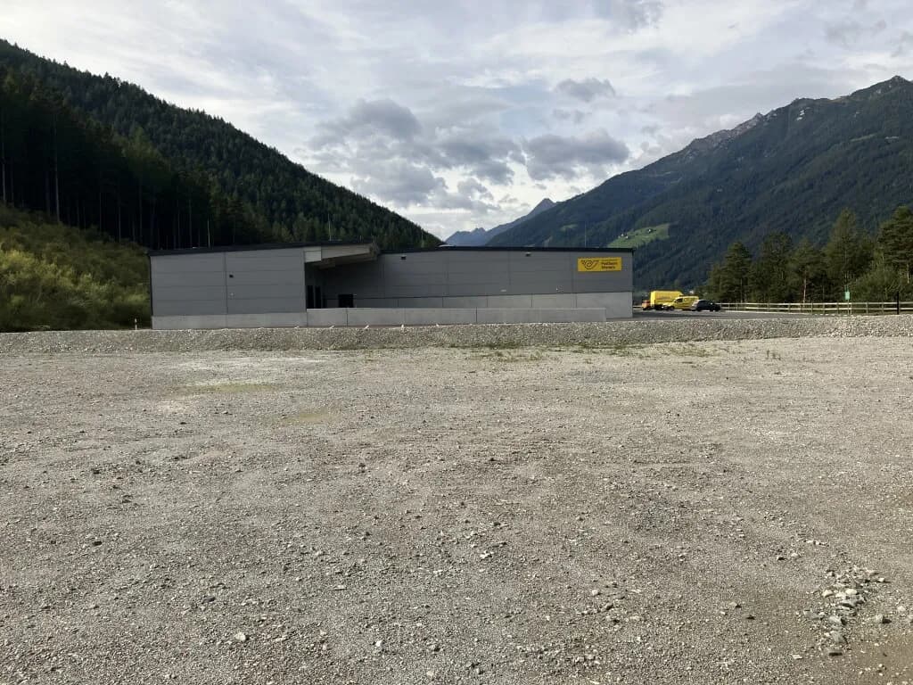 Immobilie mieten in Innsbruck-Land – 8 000 m², € 2 – Bild 4 von 5