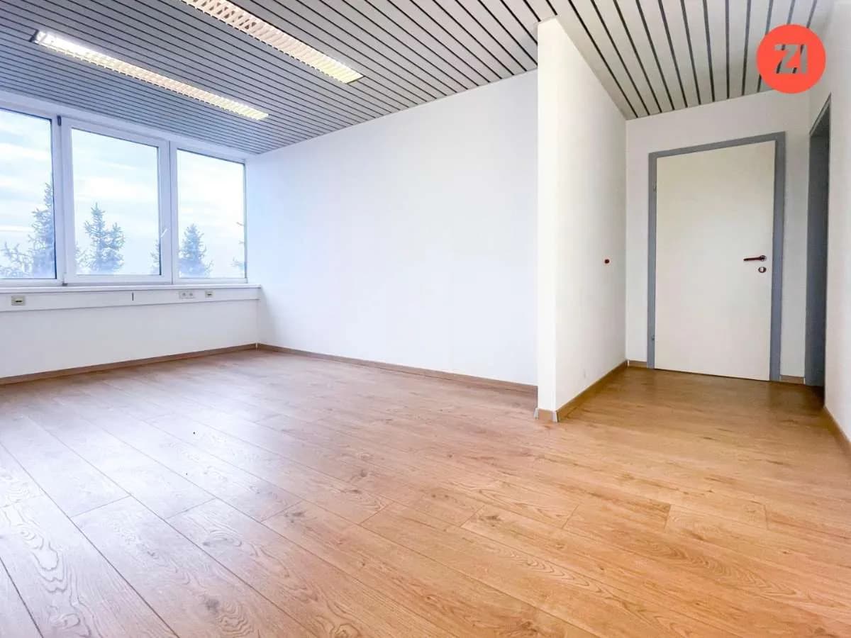 4-Zimmer-Gewerbeimmobilie mieten in Linz Land – 75 m², € 543