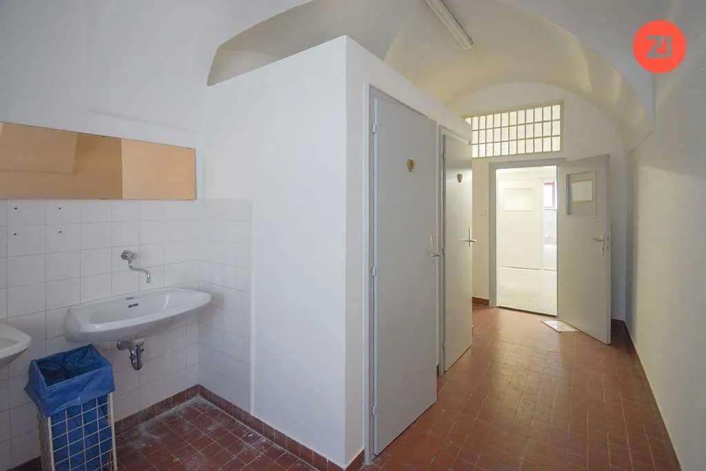 Gewerbeimmobilie mieten in Linz – 466 m², € 4.427 – Bild 14 von 15