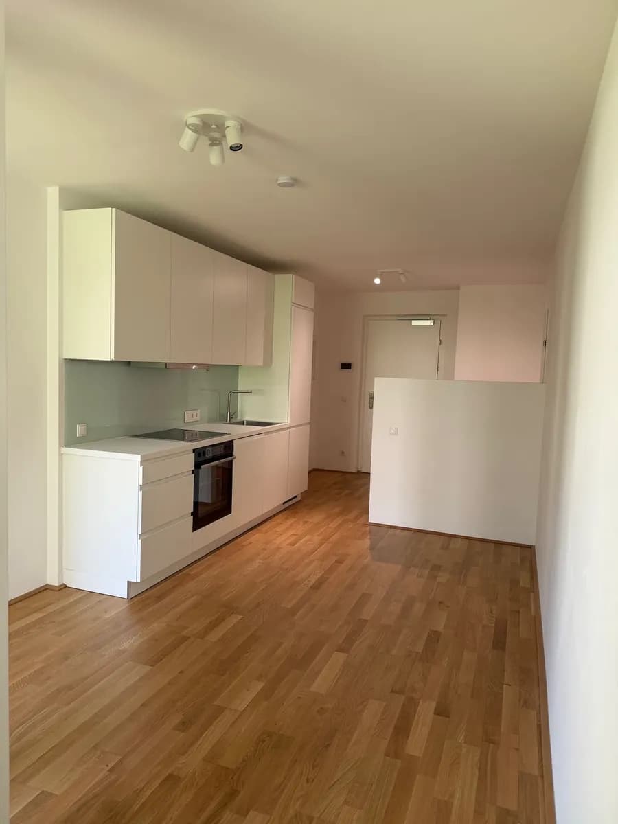 1-Zimmer-Wohnung mieten in Innsbruck – 29 m², € 1.150 – Bild 2 von 8