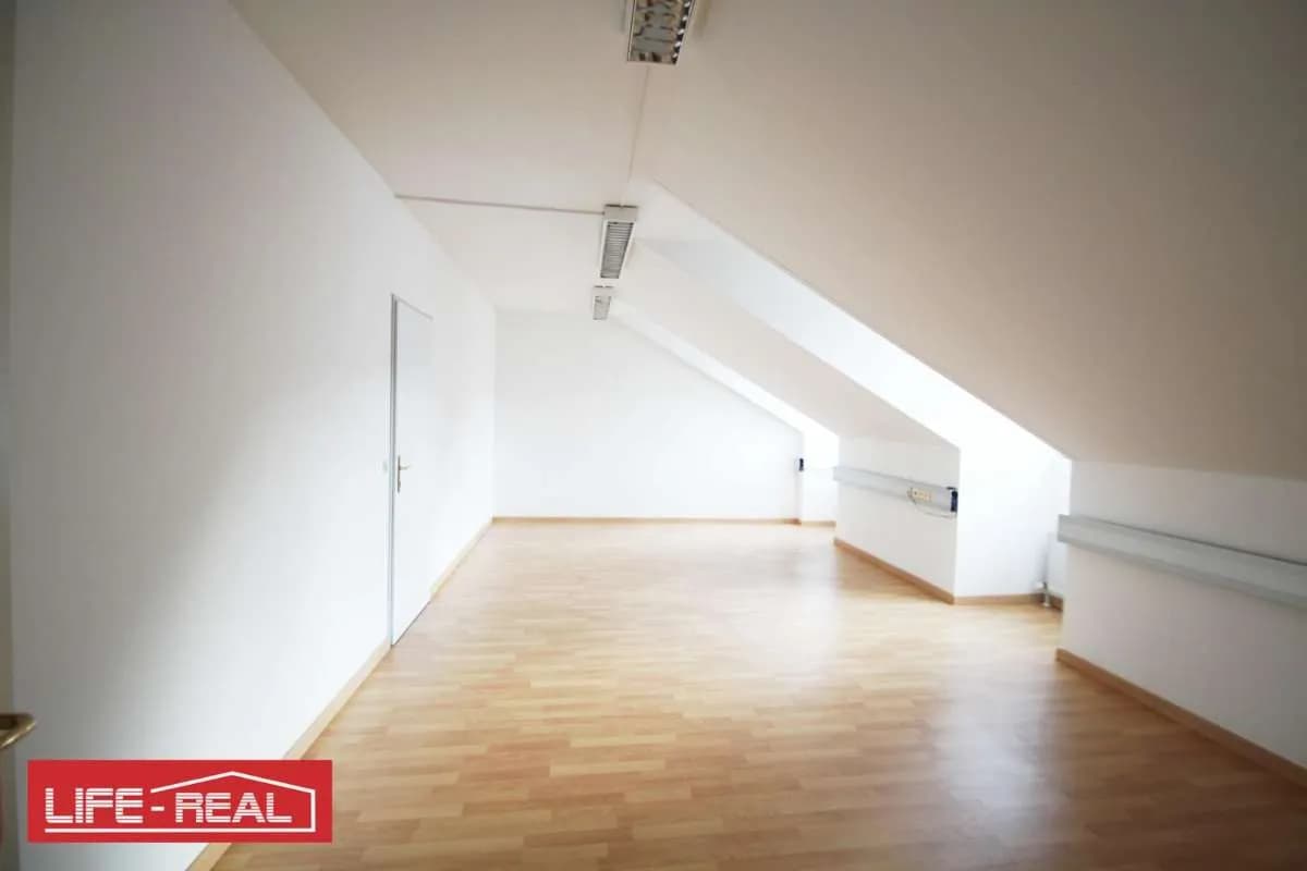 1-Zimmer-Gewerbeimmobilie mieten in Linz – 41 m², € 422 – Bild 1 von 6