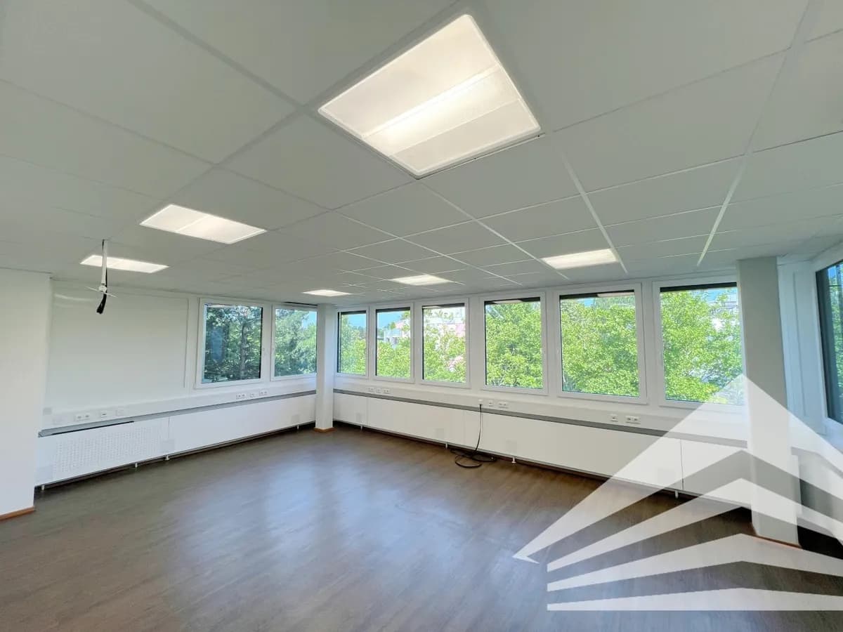 3-Zimmer-Gewerbeimmobilie mieten in Linz – 114 m², € 1.164